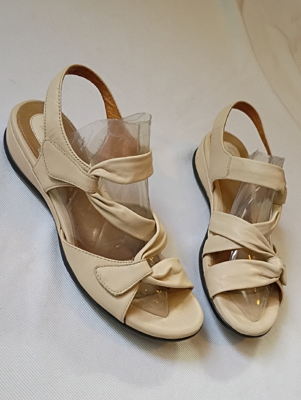 Clark's Artisan Cream Crisscross Sandal